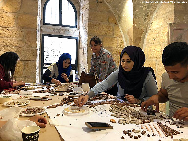 Laboratori di arte ed artigianao realizzati in Palestina - FOTO: proterrasancta.org