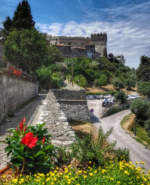 Castello_Caetani_Sermoneta storia papi imperatori napoleone Annibaldi (1) Ig paola__ottaviani