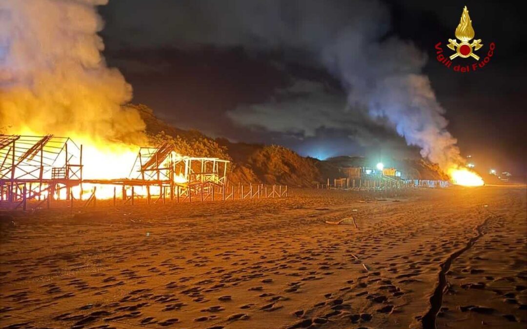 FUOCO NEGLI STABILIMENTI BALNEARI